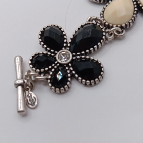 Premier Design Retired Go Girl Floral Crystal Petal Bracelet in Black and Ivory - Picture 2 of 3